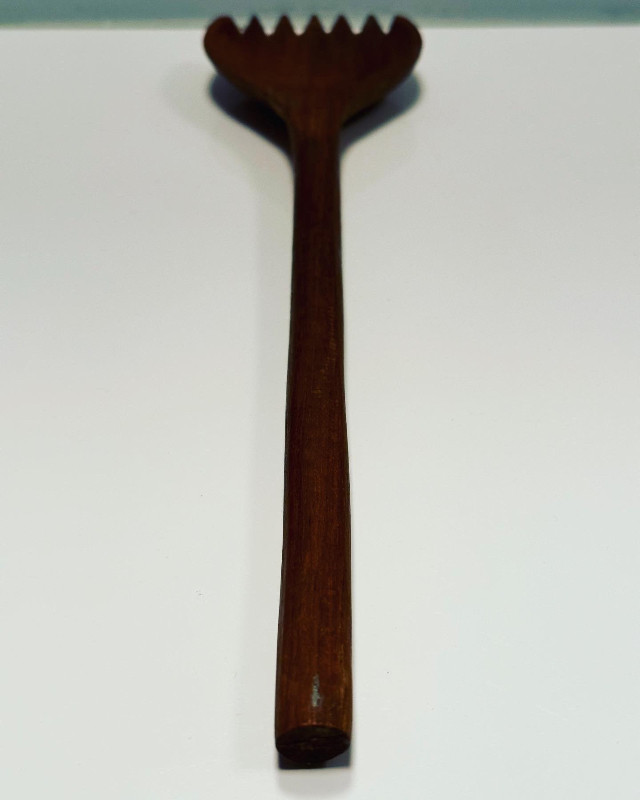 CUILLÈRE USTENSILE À SALADE VINTAGE MID CENTURY BOIS TECK TEAK dans Art et objets de collection  à Ville de Montréal - Image 3