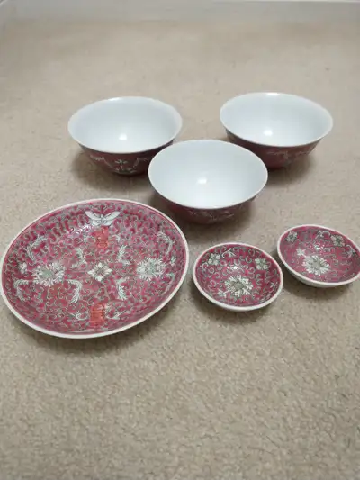 A set of 6 traditional red pattern Chinese dishes, View more
