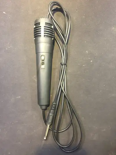 The VM-600 Dynamic Vocal Microphone 10ft Cable 6.35mm, View more