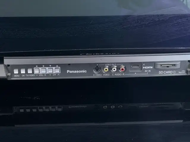 Panasonic TH-46PZ800U VIERA Plasma TV 46" Class in TVs in Gatineau - Image 5