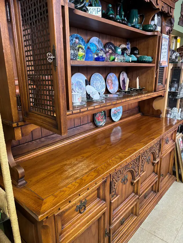 HUGE SOLID OAK DISPLAY CABINET64302359903617120