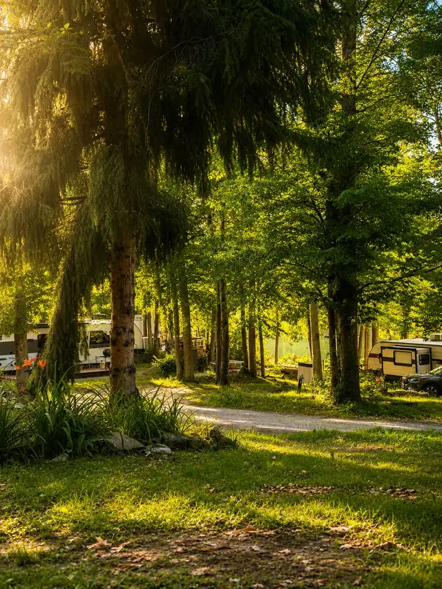 2025 Coachmen Travel Trailer Rental Sleeps 8 | Family Ge in Ontario in Canada - Image 3