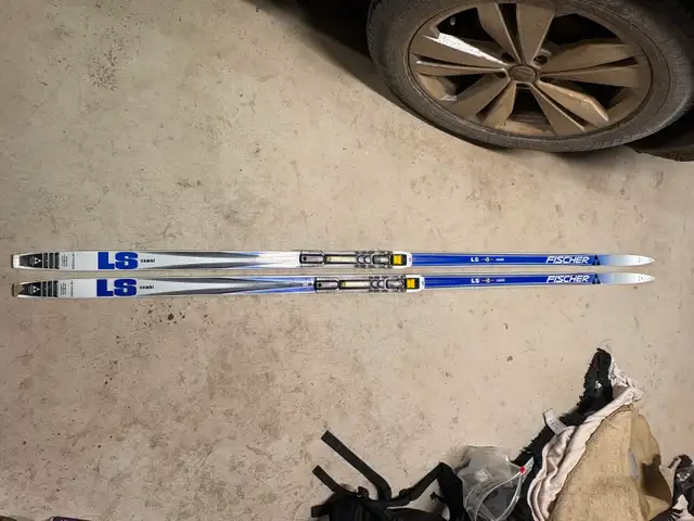Country skis - fair condition in Ski in Nelson - Image 2