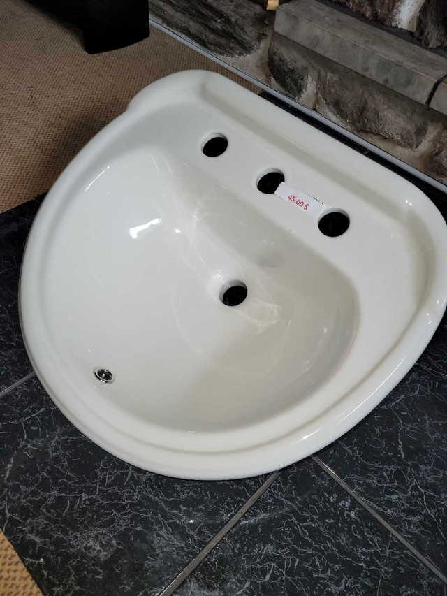 Lavabo en porcelaine neuf dans Plomberie, éviers, toilettes et bains  à Laval/Rive Nord - Image 3