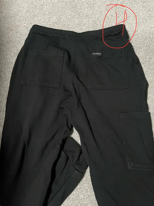 Jaanuu Scrubs Size S-M ( Regular and Petitie Length) in Women's - Other in Edmonton - Image 7