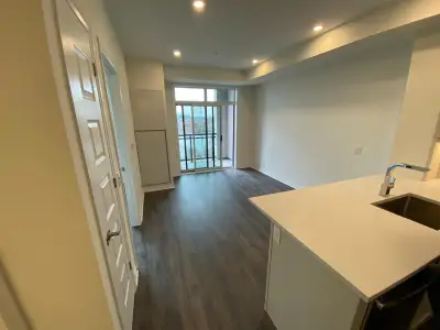 Bright and modern condominium available in Milton's desirable neighbourhood. Features: - 1 Bedroom +...