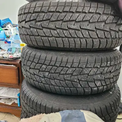 selling 4 new tires winter they are 225/65 r 16