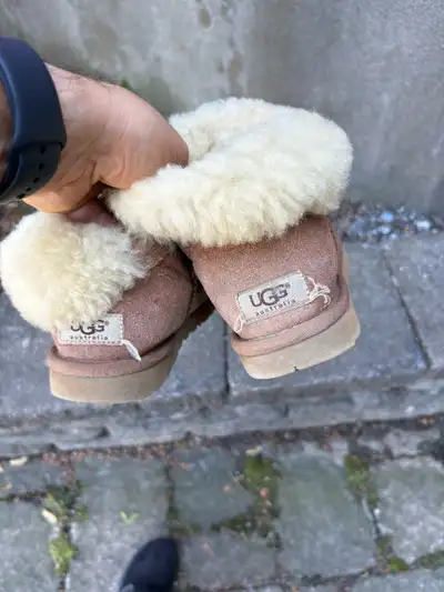 women’s uggs boots, View more
