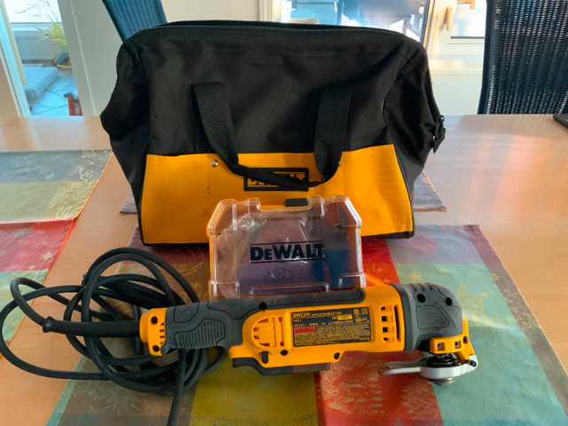 Dewalt oscillating multi-tool (DWE315) in Power Tools in Saskatoon