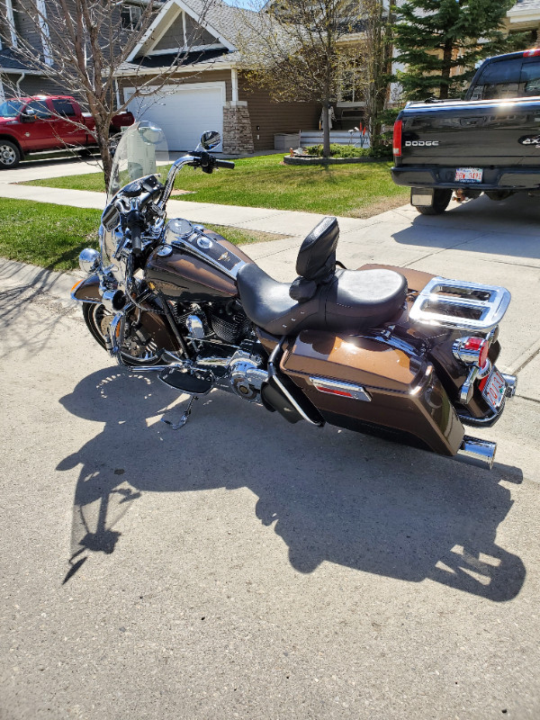 2013 ROAD KING CLASSIC SPECIAL EDITION in Touring in Calgary - Image 3