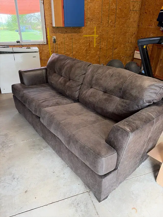 Faux Suede Couch and Chair in Multi-item in Kingston - Image 5