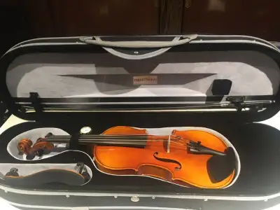 Certified Fiddlerman Artist Series made in 2018, in cosmetically beautiful condition with all brand...
