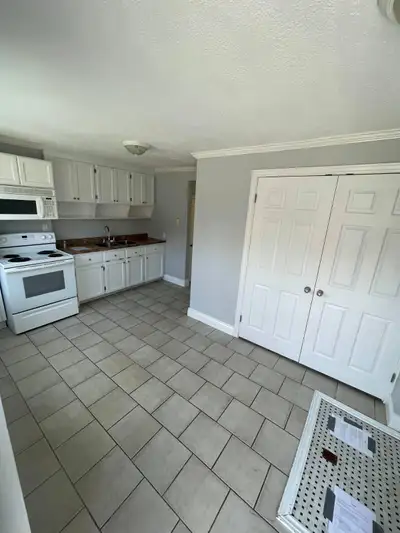 Available 1st of November , 2025 Downstairs you will find a large sitting room, Kitchen with lots of...