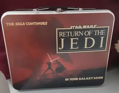Star Wars: Return of the Jedi Lunch Box from 2019. Featuring the iconic character Darth Vader from E...