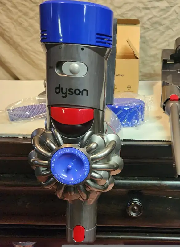 Dyson v8 cordless Vacuum Cleaner upgrade battery, Filter in Vacuums in Oakville / Halton Region - Image 11