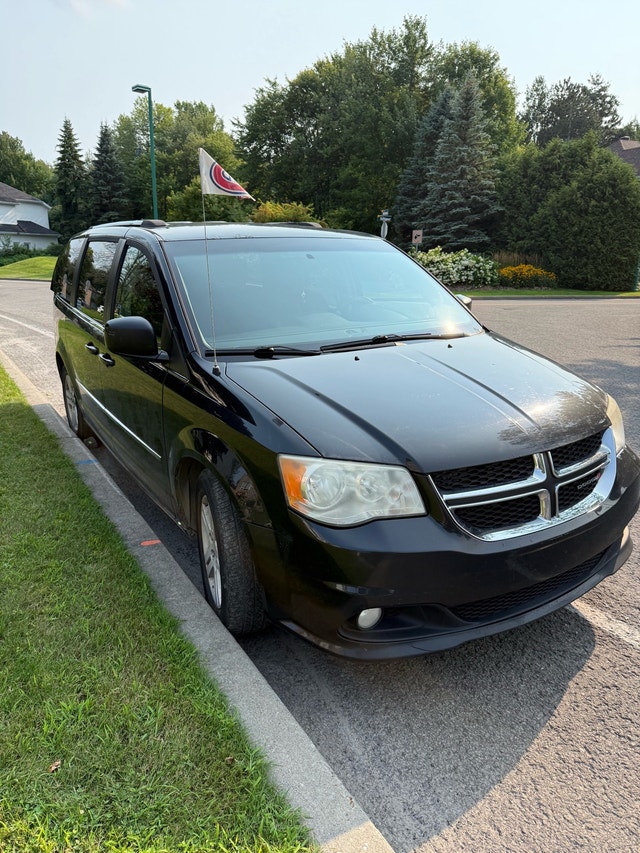 2013 Dodge Caravan Crew Stow ‘n Go — photo 3