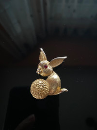 Vintage Rabbit brooch 