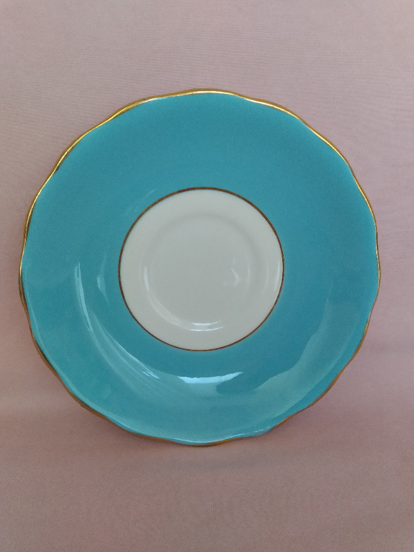 Vintage Colclough Blue Cup & Saucer in Arts & Collectibles in Barrie - Image 4