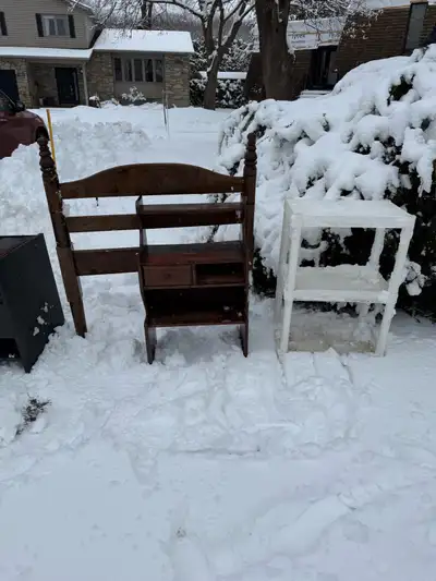 a donner tête de lit simple, petits meubles et table à chevet, View more