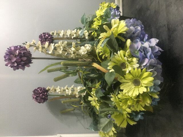 Set of 3 pots of flower arrangements, medium/large size in Home Décor & Accents in Regina