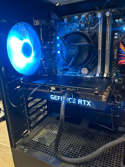 PC Gaming ( RTX 3060ti, i5 7400, 16GB DDR4), View more