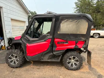 Honda Pioneer 1000 Can enclosure Rear seats Winch 823 kms Very good condition Used for trail riding...