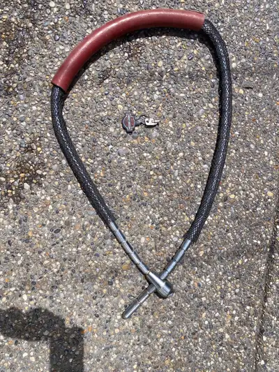 Extremely solid 6 feet long, so can be utilized in a variety of situations. Place through the spokes...