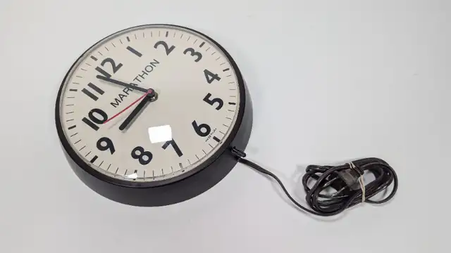Vintage Marathon Made in USA 120v Wall Clock  / 8" Diameter in Home Décor & Accents in Ottawa - Image 2