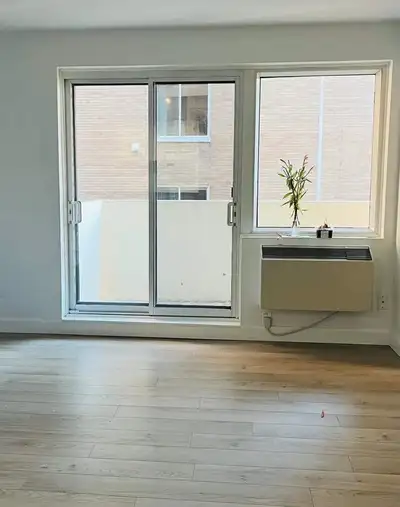 Spacious and furnished apartment in downtown