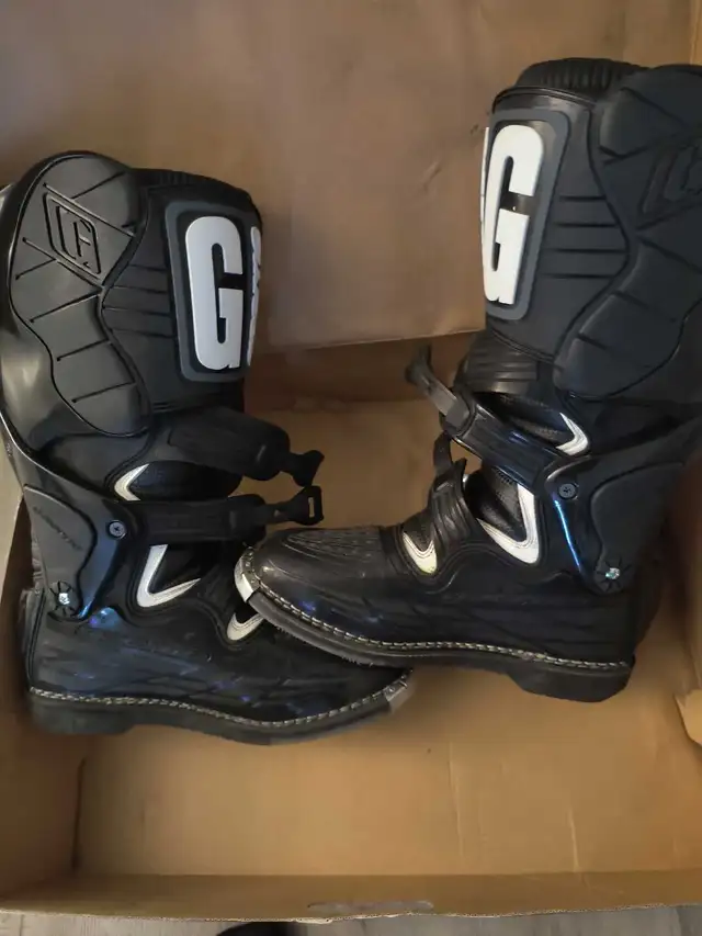 Motocross Boots! PROFESSIONAL BOOT START OFF THE NEW YEAR WITH. in Dirt Bikes & Motocross in Edmonton - Image 3