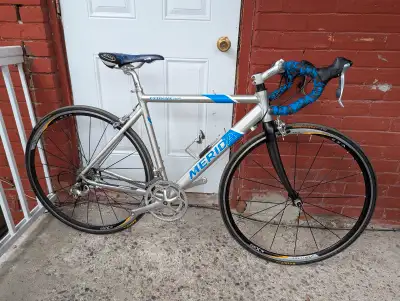 Lightweight bike 51cm Full Shimano 105 components Carbon fork Ritchey Seatpost and Handlebars A-Clas...