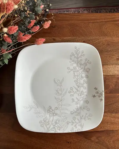 Corelle/Corningware Large Dinner Plates - New , View more