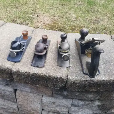 Block plane for carpentry/Rabot à bloc pour la menuiserie, View more