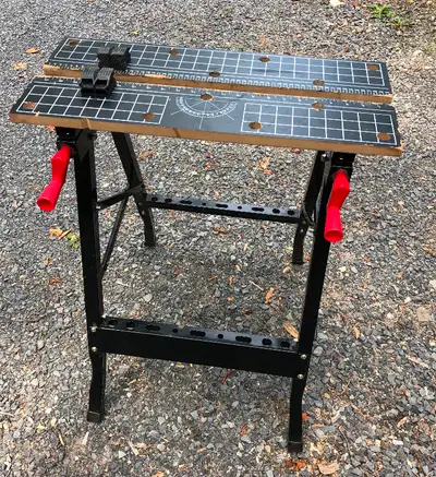 Jobmate folding adjustable work bench, good condition!