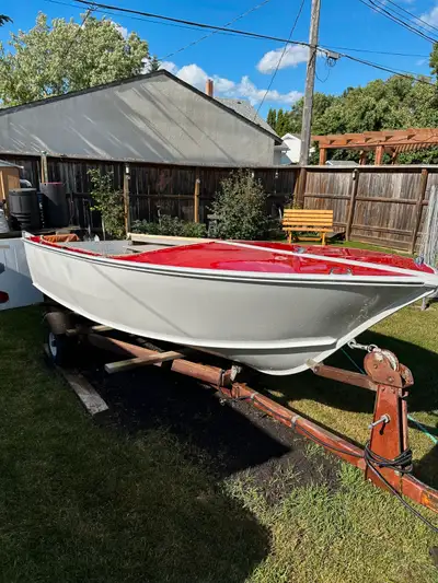 Recently Restored 1963 Crestliner Sea Scout 14' Aluminum Welded Hull, NO RIVETS!!! Newer Paint, Floo...