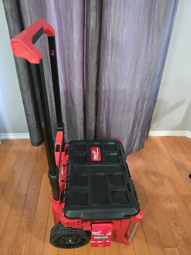 Milwaukee Packout Rolling Tool Box in Tool Storage & Benches in Markham / York Region - Image 4
