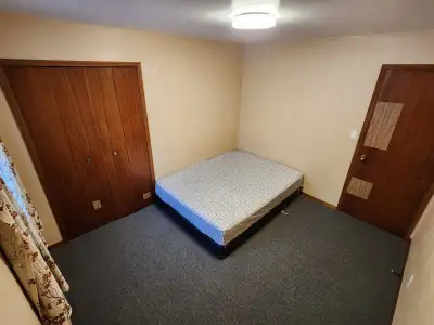 Clean, peaceful room available in a well-maintained home, perfect for a responsible student or worki...