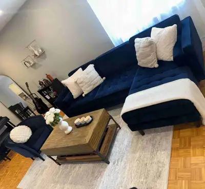 Stylish L-Shaped Sofa + Matching Armchair – Great Condition! includes: ️ 1 L-shaped sectional sofa 1...