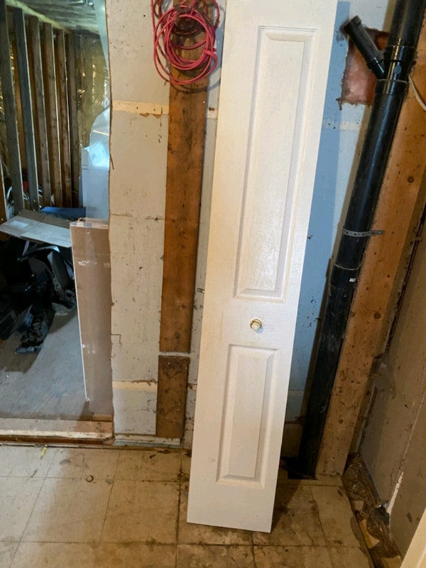 Bi fold closet door / porte placard pliante Portes, fenêtres et moulures Laurentides Kijiji
