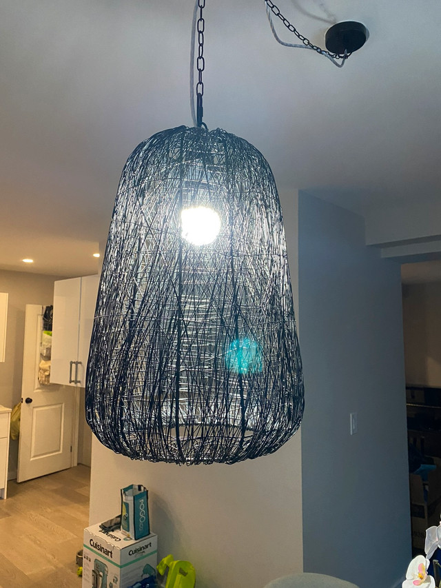 Basket weave pendant ceiling lamp in Indoor Lighting & Fans in Kitchener / Waterloo