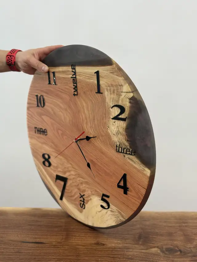 epoxy resin wall clock  in Home Décor & Accents in Markham / York Region - Image 8