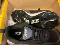 X-NEW PAIR OF SZ.9 -312 CLEATS