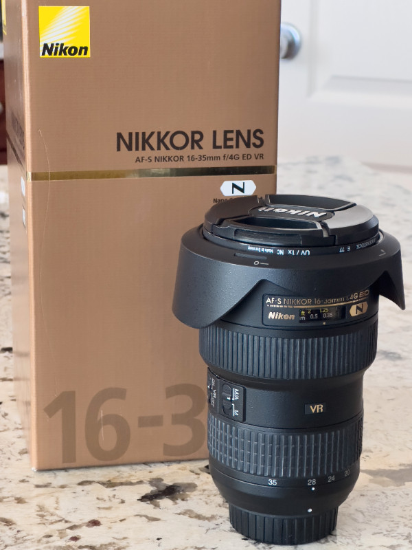 Nikon Zoom 16-35mm F/4G ED VR in perfect condition! in Cameras & Camcorders in Calgary