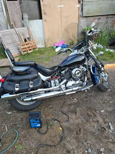 Great shape, new oil. Low Km, tires and breaks good. New battery. Bags and windshield included. Smal...