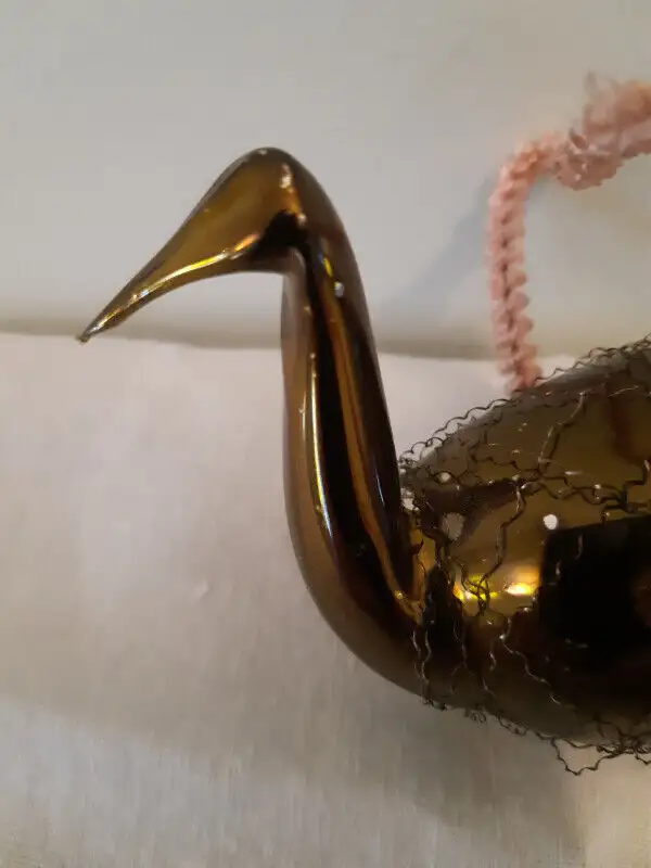 VINTAGE BLOWN MERCURY GLASS WIRE WRAPPED SWAN XMAS TREE ORNAMENT in Arts & Collectibles in Ottawa - Image 4