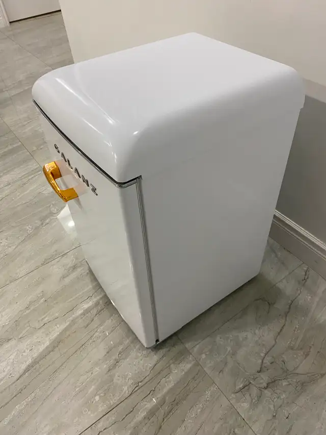 Sold - Galanz Mini Retro Fridge/Refrigerator - Sold in Refrigerators in Mississauga / Peel Region - Image 3
