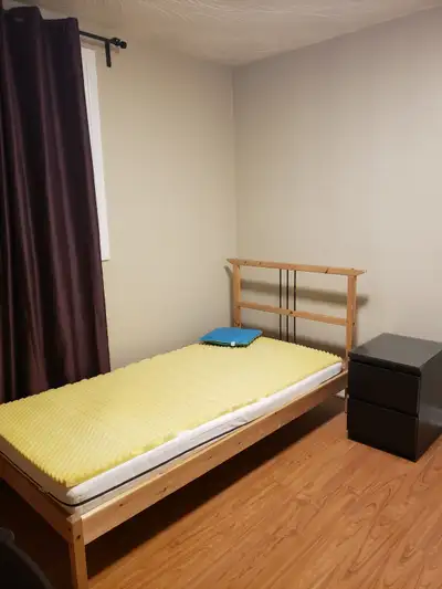 Quiet Room Avail TODAY To Young Professional or Student