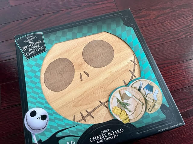 Brand New **Disney***Jack Skellington Cheese Board and Tools Set in Kitchen & Dining Wares in City of Toronto - Image 2