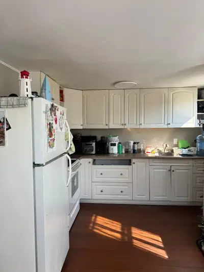 House in Chester, Nova Scotia 3 bedrooms, 1 Bathroom $2,000 a month plus utilities near Tim Hortons...