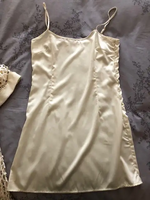 Max Mara eyelet dress with slip and matching jacket in Ivory in Women's - Dresses & Skirts in City of Toronto - Image 6